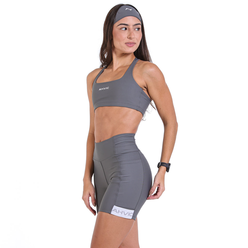 Top Adrianna Cinza
