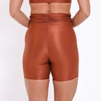 Short Lorena Aveludada Amendoa