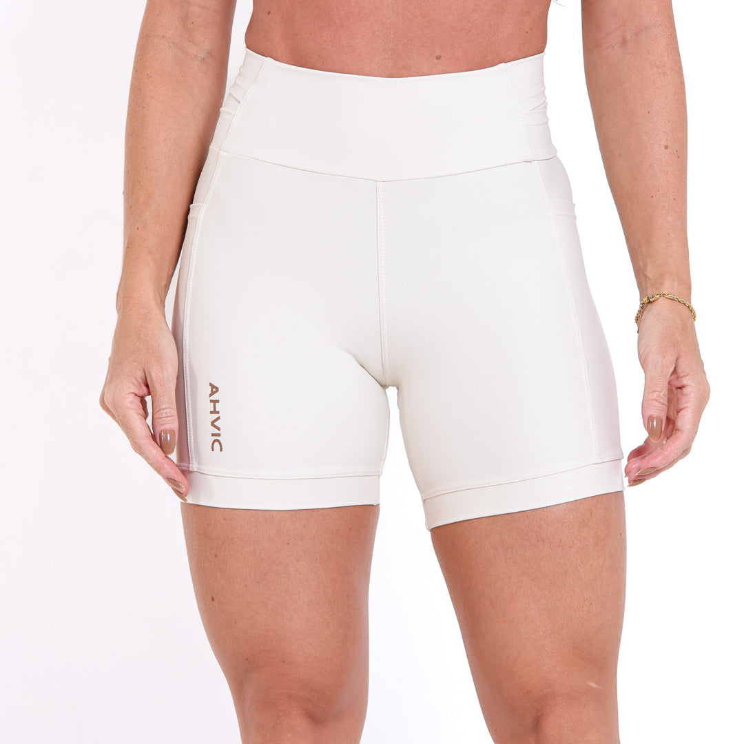 Short Pulse Drop Off White