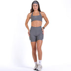 Top Adrianna Cinza